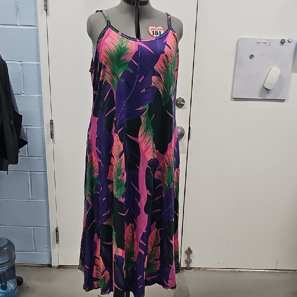 SHEIN Vibrant Leaf Print Maxi Dress